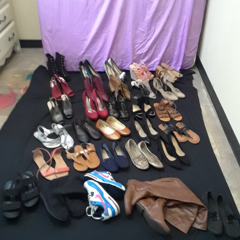 Excellent Condition Bundle Sale 30 Pairs of Women’